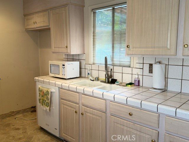 6927 Costello, Van Nuys, CA 91405