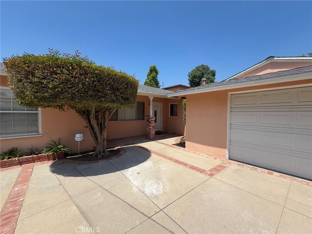 6927 Costello, Van Nuys, CA 91405