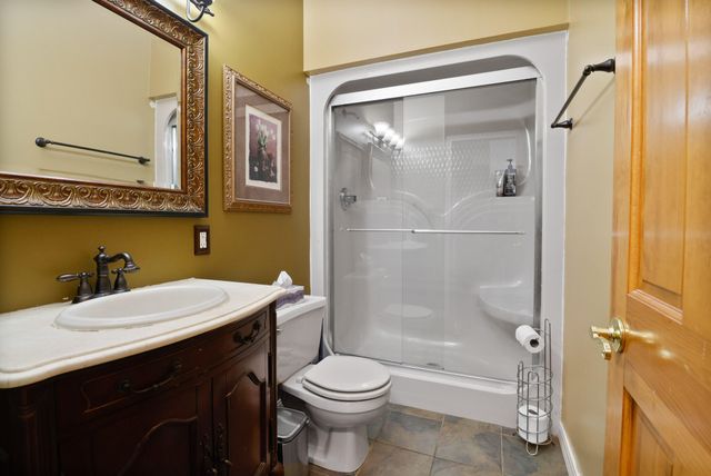 400 Woodland Estates Drive, Valparaiso, IN 46385