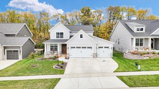 1311 Ravenwood Drive, Mahomet, IL 61853