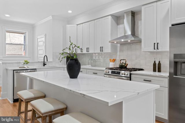 1126 E FORT AVE, Baltimore, MD 21230