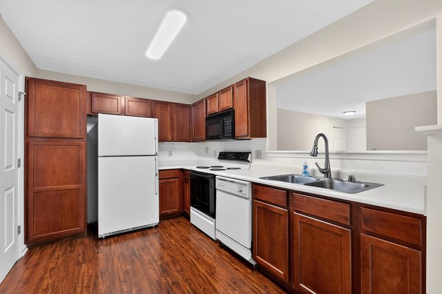 20 Parkside Drive, Florence, KY 41042