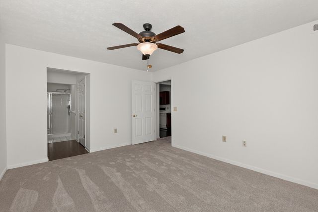 20 Parkside Drive, Florence, KY 41042