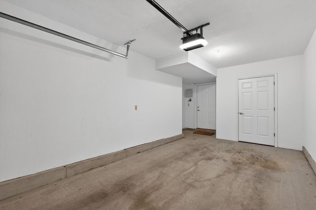 20 Parkside Drive, Florence, KY 41042