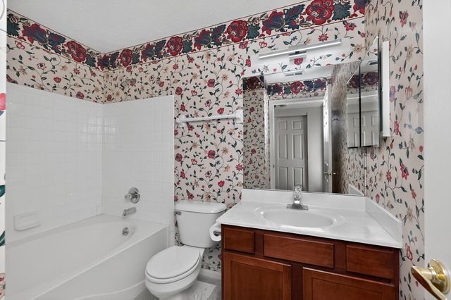 20 Parkside Drive, Florence, KY 41042