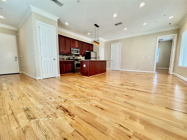 314 W Bell Street 203, Houston, TX 77019