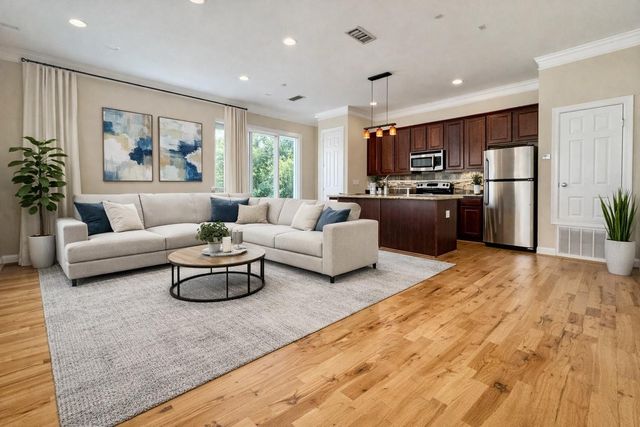 314 W Bell Street 203, Houston, TX 77019