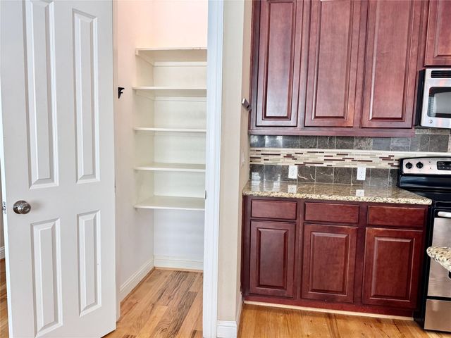 314 W Bell Street 203, Houston, TX 77019