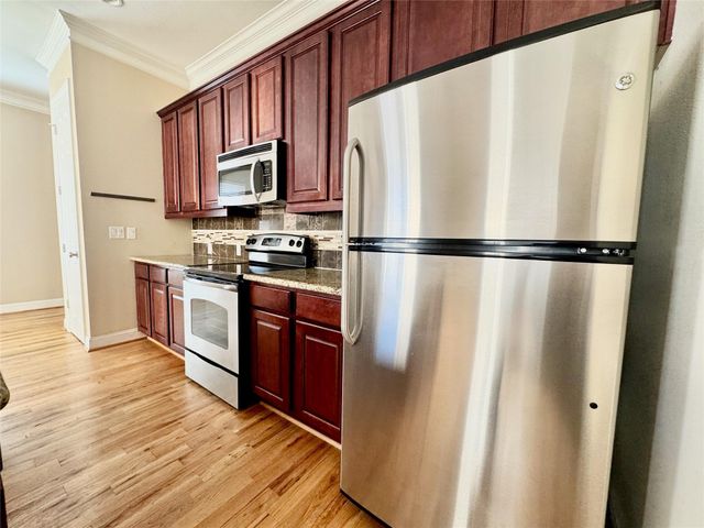 314 W Bell Street 203, Houston, TX 77019