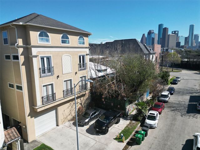 314 W Bell Street 203, Houston, TX 77019