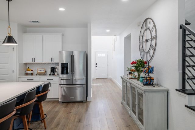 105 Greenspire Downs DR, Hutto, TX 78634