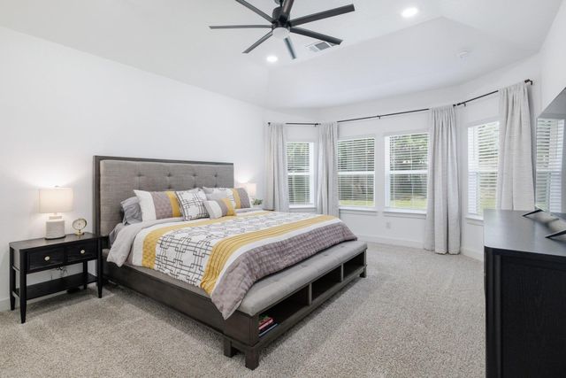 105 Greenspire Downs DR, Hutto, TX 78634