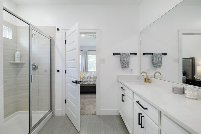 105 Greenspire Downs DR, Hutto, TX 78634