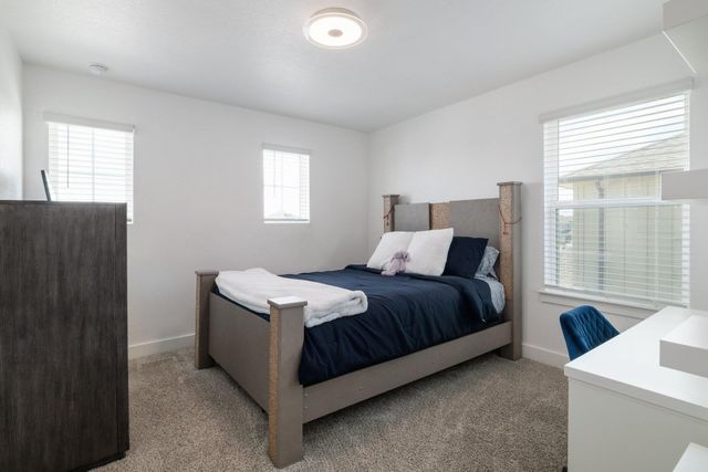 105 Greenspire Downs DR, Hutto, TX 78634