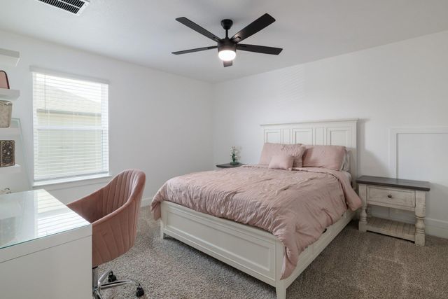 105 Greenspire Downs DR, Hutto, TX 78634