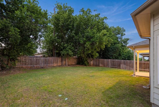 105 Greenspire Downs DR, Hutto, TX 78634