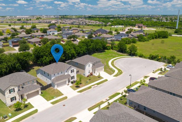 105 Greenspire Downs DR, Hutto, TX 78634