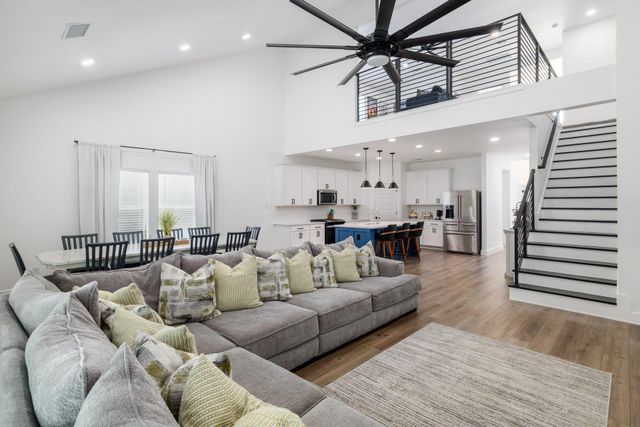 105 Greenspire Downs DR, Hutto, TX 78634