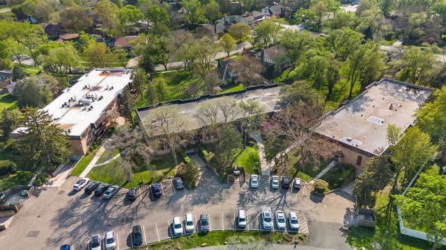 7930 Woodglen Lane 209, Downers Grove, IL 60516