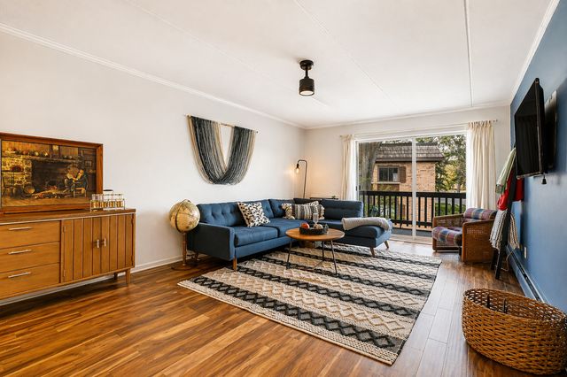7930 Woodglen Lane 209, Downers Grove, IL 60516