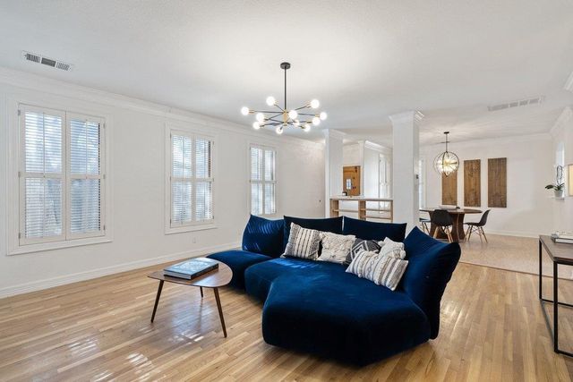 2009 Winsted LN B, Austin, TX 78703