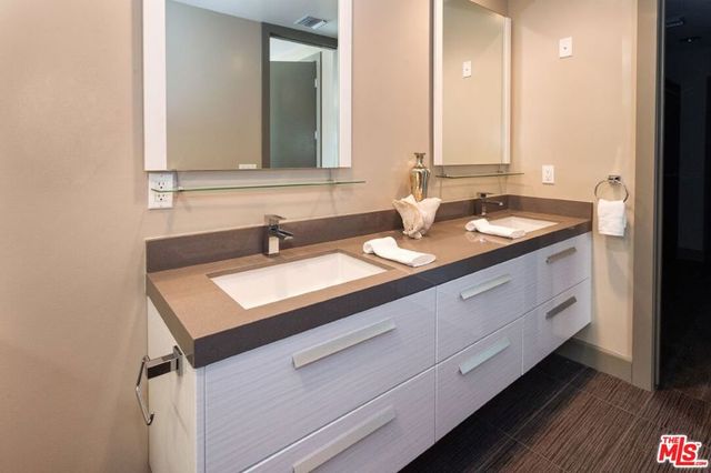 1217 HORN Avenue 104, West Hollywood, CA 90069