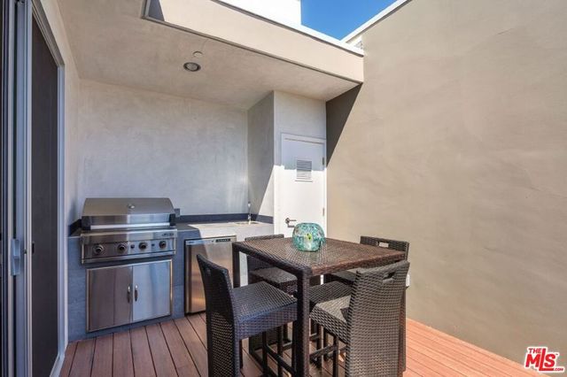 1217 HORN Avenue 104, West Hollywood, CA 90069
