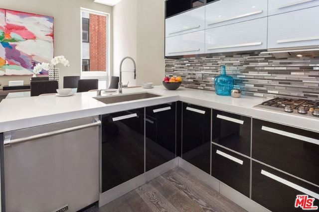 1217 HORN Avenue 104, West Hollywood, CA 90069