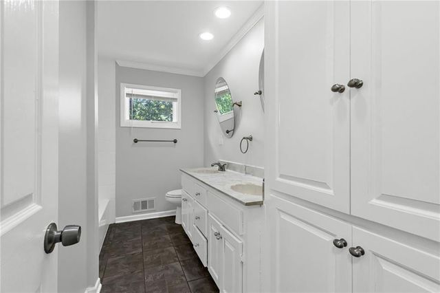 5204 S Delaware Avenue, Independence, MO 64055