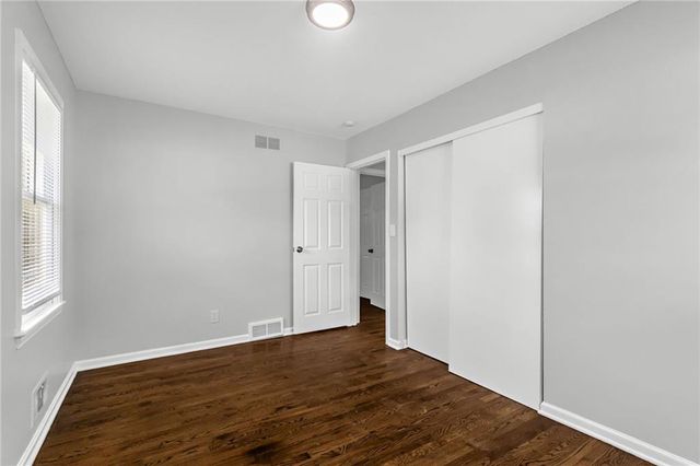5204 S Delaware Avenue, Independence, MO 64055