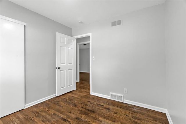 5204 S Delaware Avenue, Independence, MO 64055