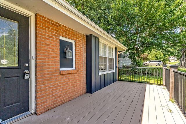 5204 S Delaware Avenue, Independence, MO 64055