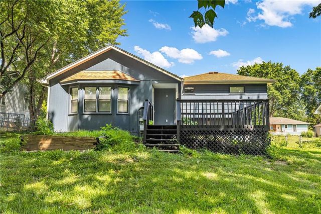 5204 S Delaware Avenue, Independence, MO 64055