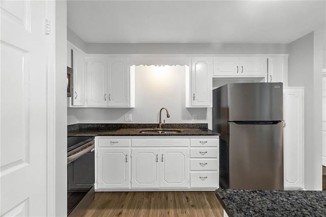 5204 S Delaware Avenue, Independence, MO 64055