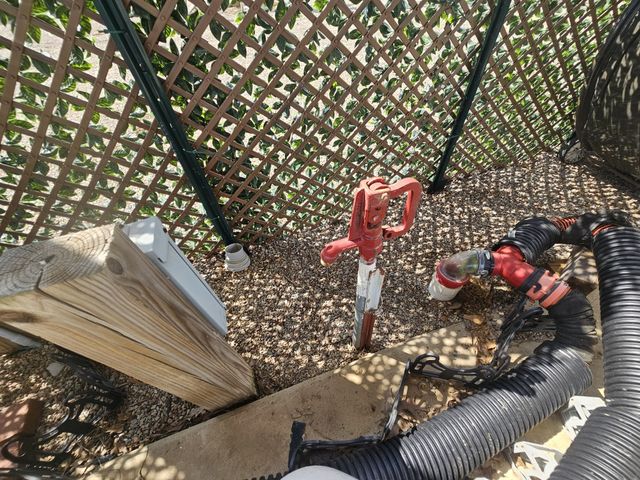 885 River Front Dr, Clifton, TN 38425