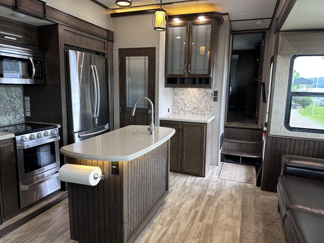 885 River Front Dr, Clifton, TN 38425