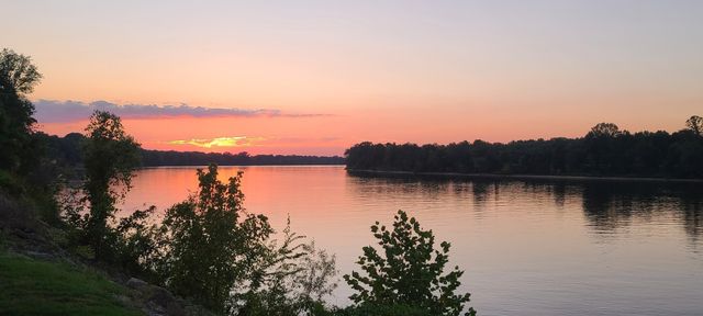 885 River Front Dr, Clifton, TN 38425