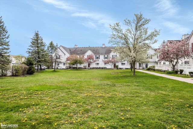 22241 Atlantic Points, Farmington Hills, MI 48336