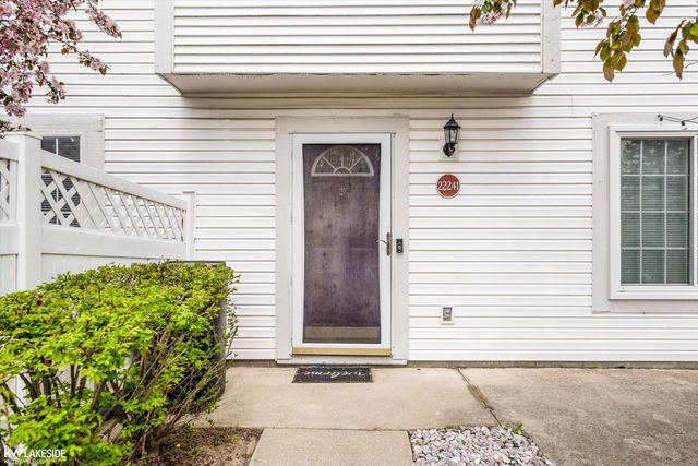 22241 Atlantic Points, Farmington Hills, MI 48336
