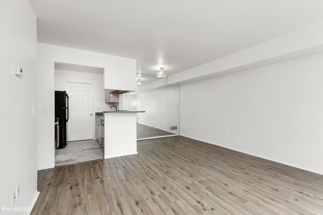 22241 Atlantic Points, Farmington Hills, MI 48336