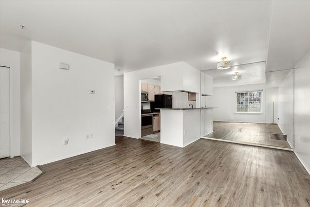 22241 Atlantic Points, Farmington Hills, MI 48336