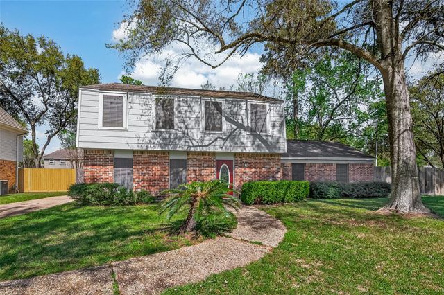 2239 Parkdale Drive, Houston, TX 77339