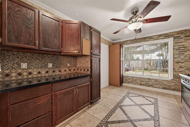 2239 Parkdale Drive, Houston, TX 77339