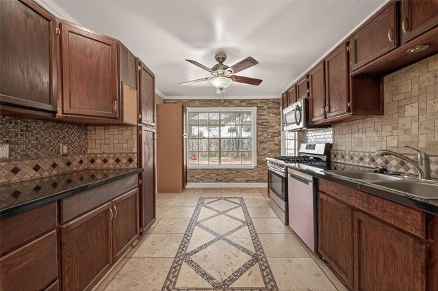 2239 Parkdale Drive, Houston, TX 77339