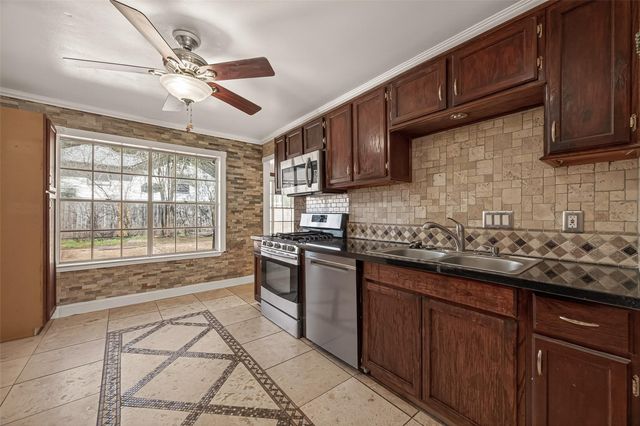 2239 Parkdale Drive, Houston, TX 77339