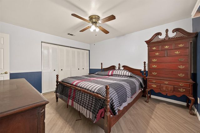 2239 Parkdale Drive, Houston, TX 77339