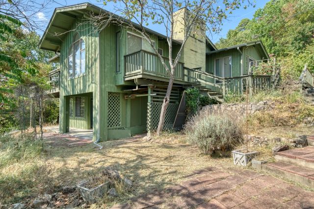 1357 Highland Park Drive, Eureka Springs, AR 72631