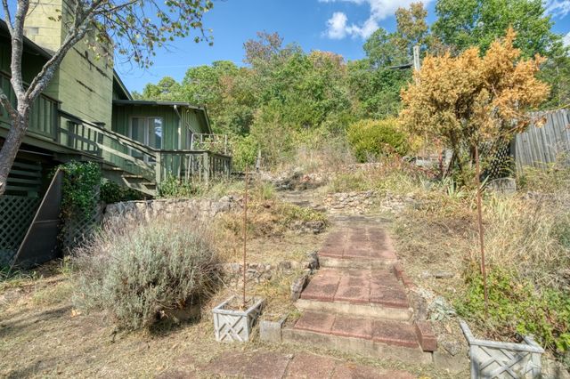 1357 Highland Park Drive, Eureka Springs, AR 72631