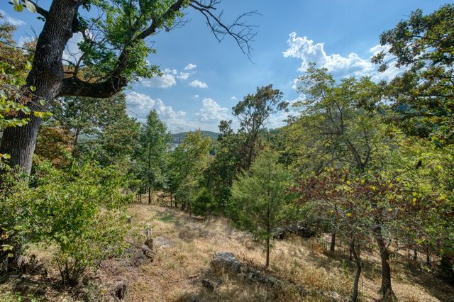 1357 Highland Park Drive, Eureka Springs, AR 72631