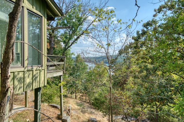 1357 Highland Park Drive, Eureka Springs, AR 72631